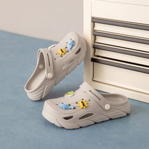 Unisex Outwear Grey Clogs