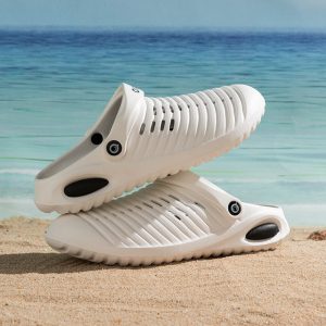 Trendy Non-Slip Outdoor Clogs - White